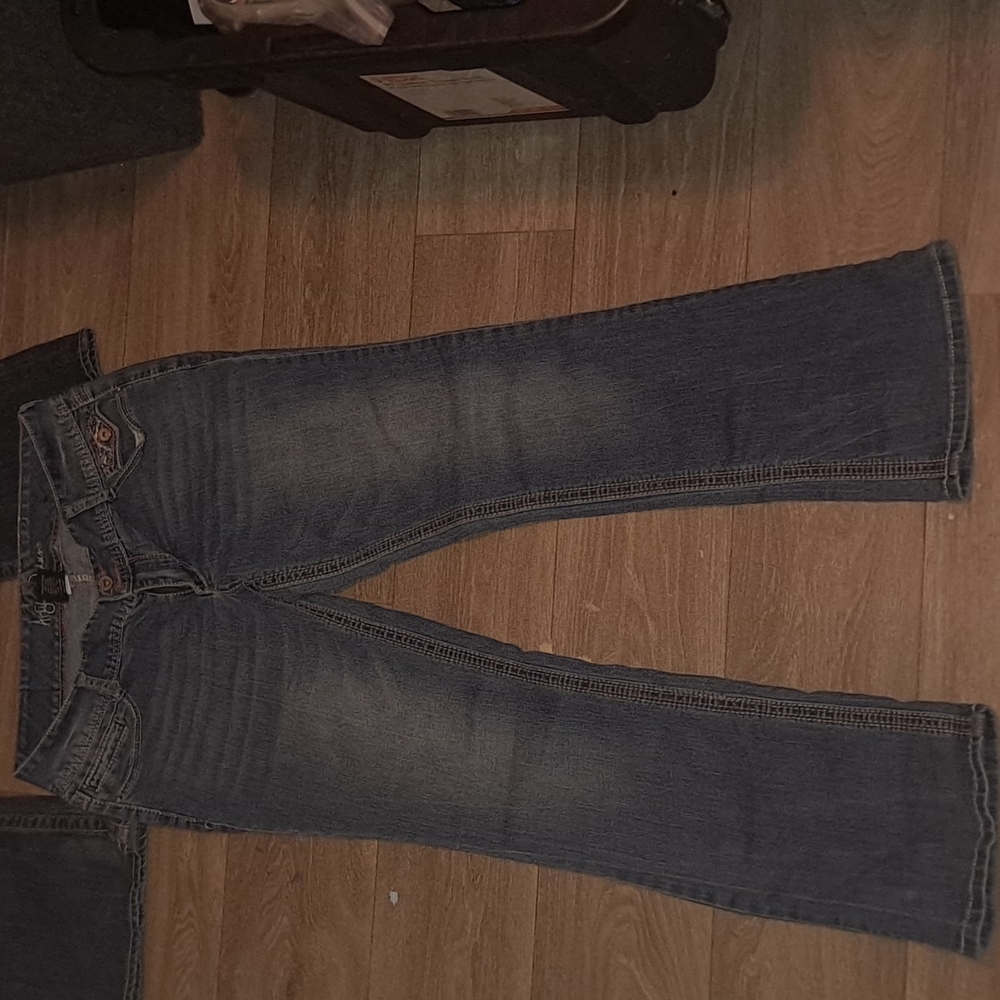 Ariya jeans